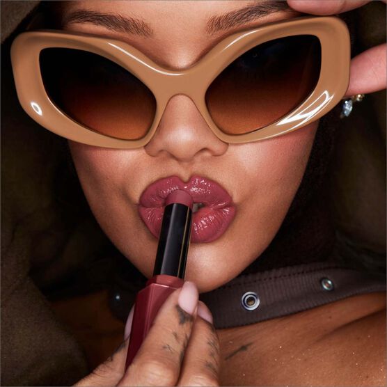 GLOSS BOMB GLOSS EM BAST�O 'RIRI